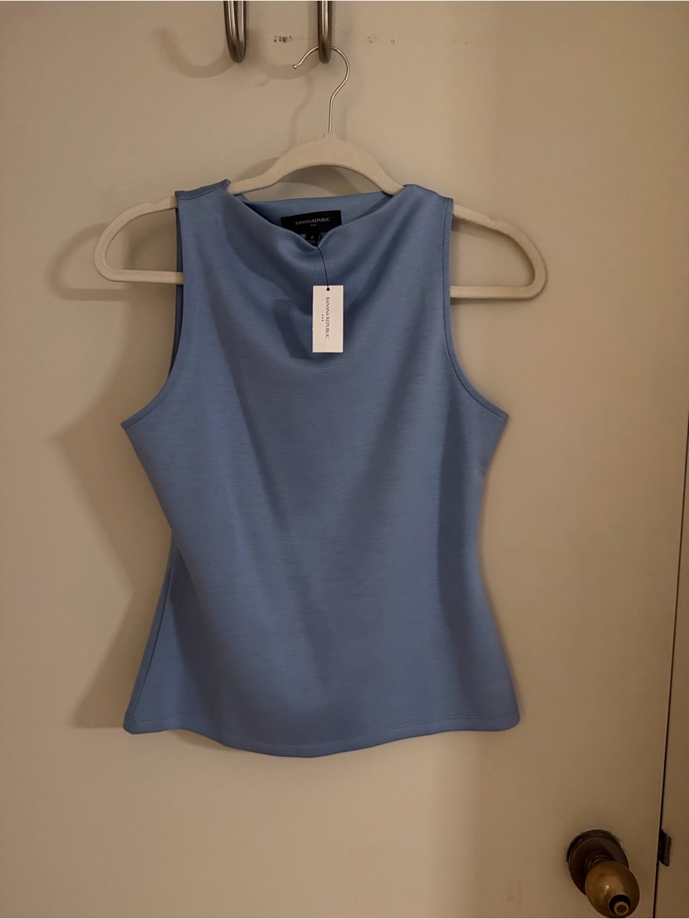 NWT Banana Republic Women’s Light Blue Sleeveless Soft Tank